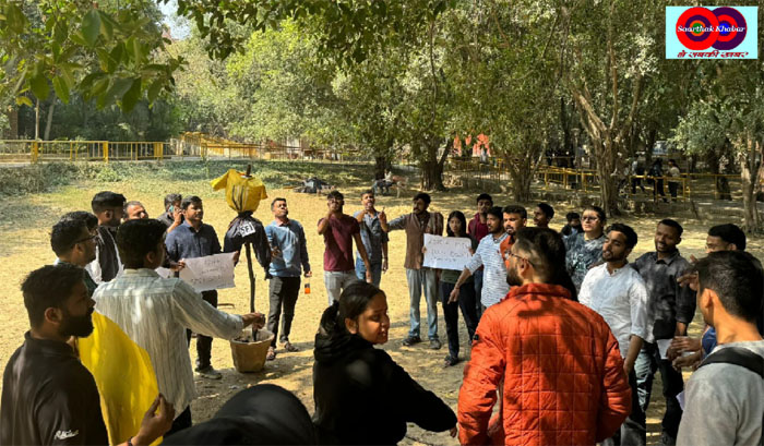 ABVP JNU ने एसएफआई का पुतला दहन कर छात्र सिद्धार्थ को दी श्रद्धांजलि